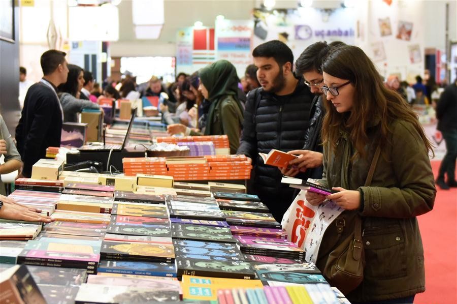 شـامـل | معارض الكتاب: حينما تُلبس التجارة ثوب المعرفة  | العدد #76